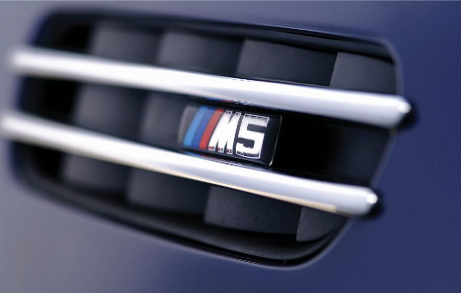 Детали экстерьера BMW M5 (E60) 2005 года  (UK) (фото 14 из 21)